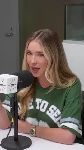 Sneaky, sneaky 👀 What do we think about this... is it cheating?? #sportspodcast #womeninsports #MLB #nflupdates