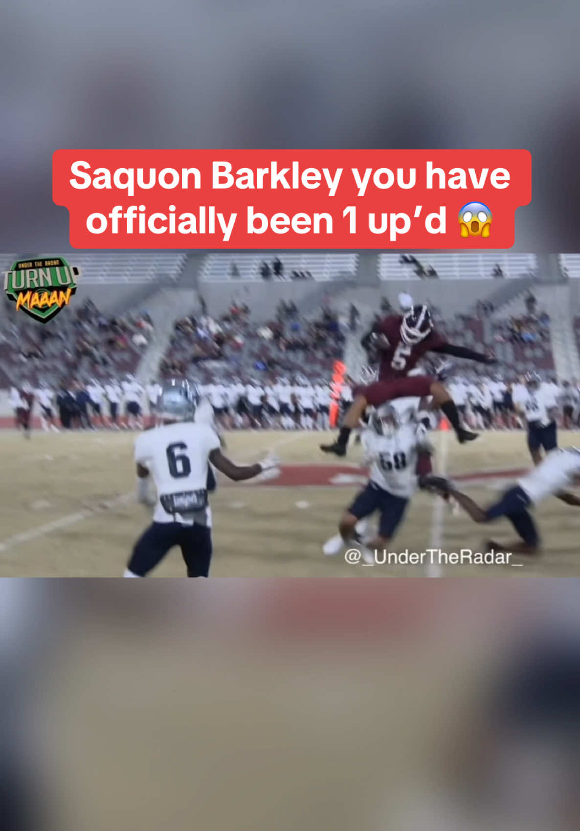 He HURDLED 2 guys at once 😮🔥 @@b0p_d3anth0ny  #hurdle #highschoolfootball #football #saquonbarkley #crazyplay #highlight #athlete 