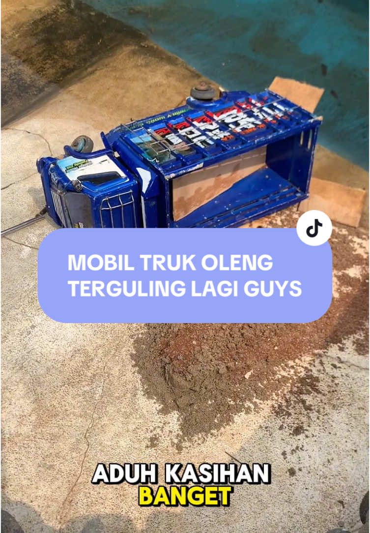 MOBIL TRUK WAHYU ABADI TERGULING! #kaluman 