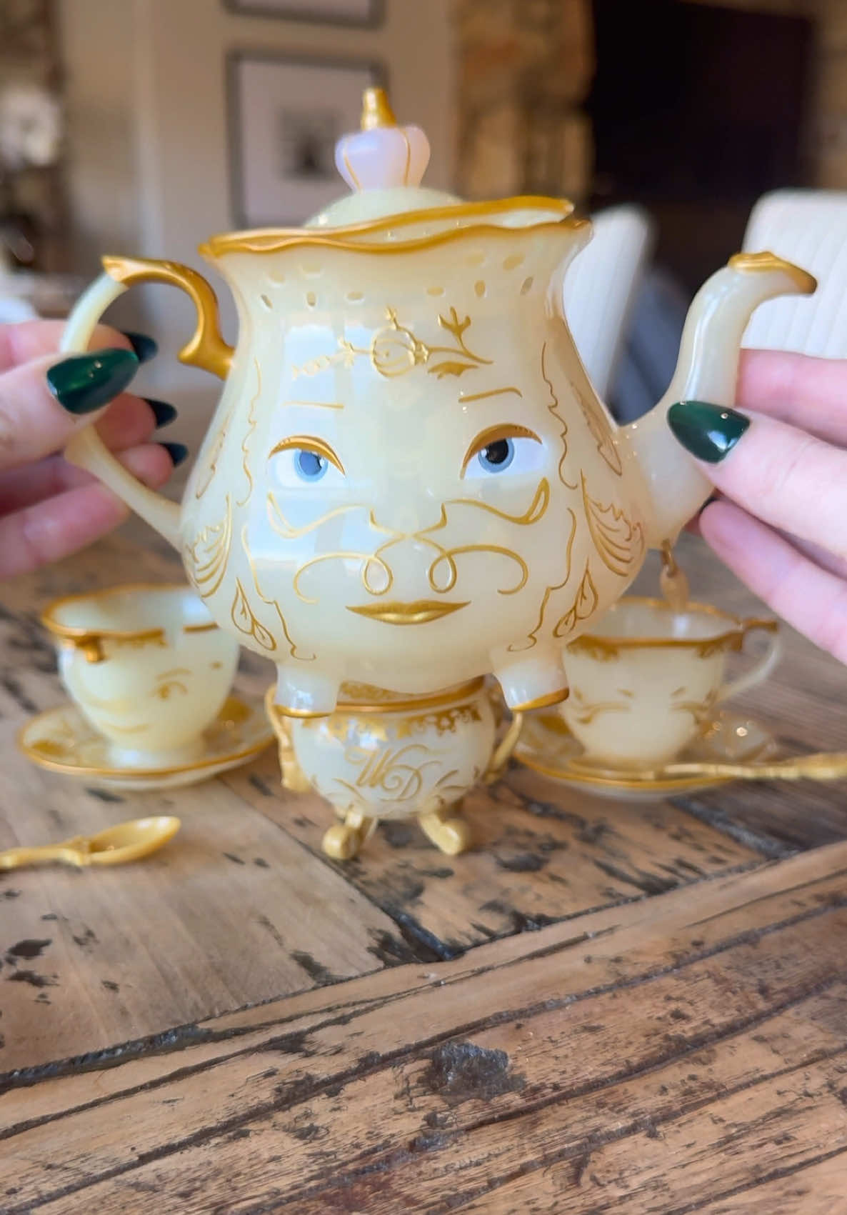 This enchanted Beauty and the Beast tea set is perfect for your little Disney Princess lover! Mrs. Potts’ eyes close when you pour, and Chip wobbles on his saucer. ☕️ Please note, this set can’t hold liquid! I asked in stories earlier, and so many of you were still excited about it, so I had to share! 🥰  SAVE for later and SHARE with someone who would love this! #beautyandthebeast #disneytoys #disneymom #pretendplay #pretendplaytoys 