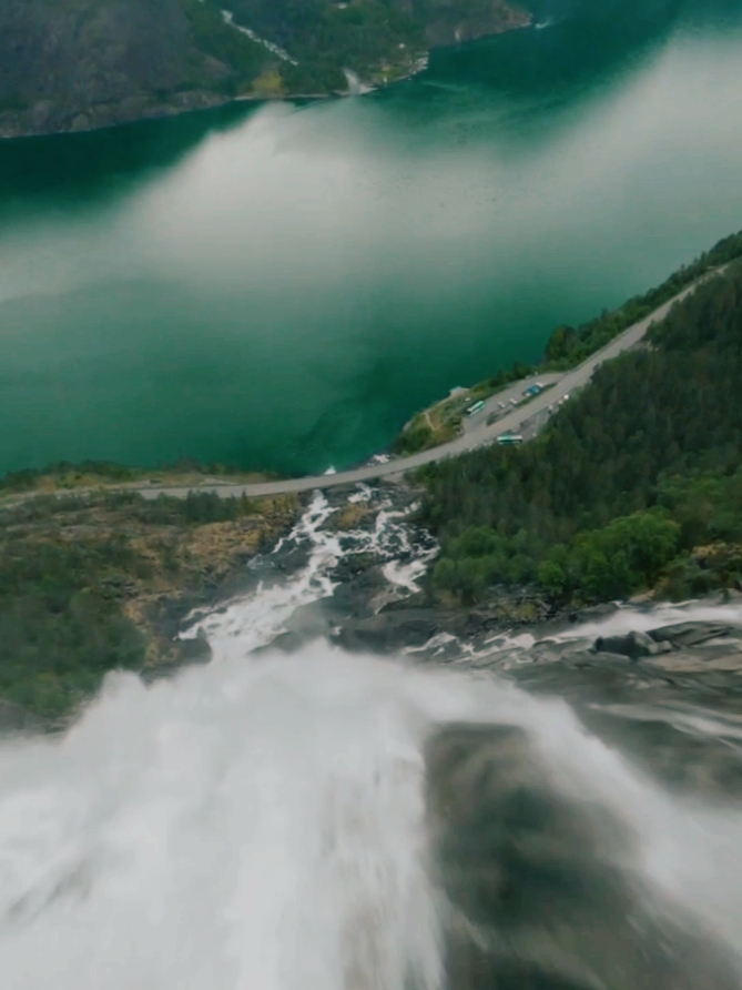 Exploring the Wonders of Norway and Switzerland: Spectacular Waterfalls and Stunning Landscapes Captured by Drones #beauty #paz #calmanaalma #tik_tok #relaxing #naturelove #tiktokviral #sereno #travel #paisajes #nostalgia #naturevibes #tikt #reel #reels #reelsinstagram #reels__tiktok #natureza #nature #travel #traveltiktok 