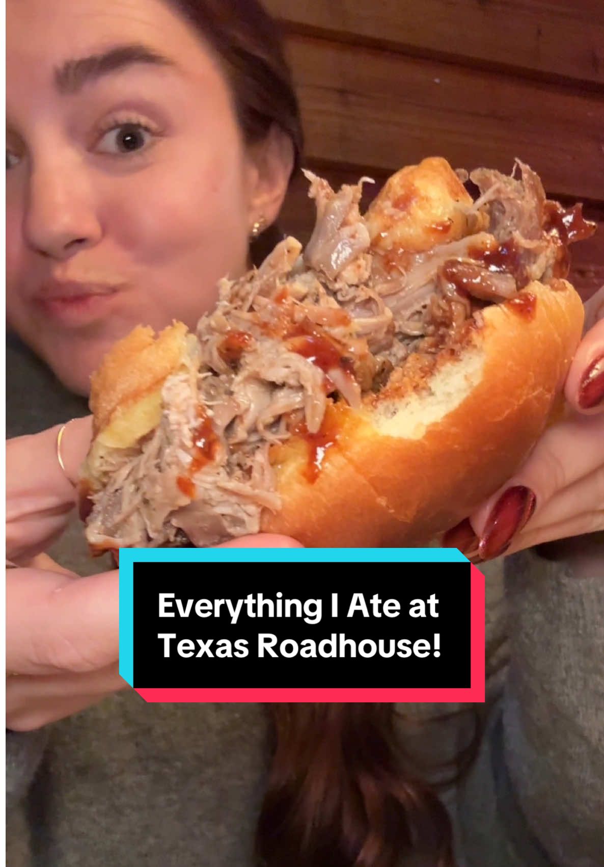 Fried chicken, smothered in gravy! #Foodie#fyp#eating#texasroadhouse