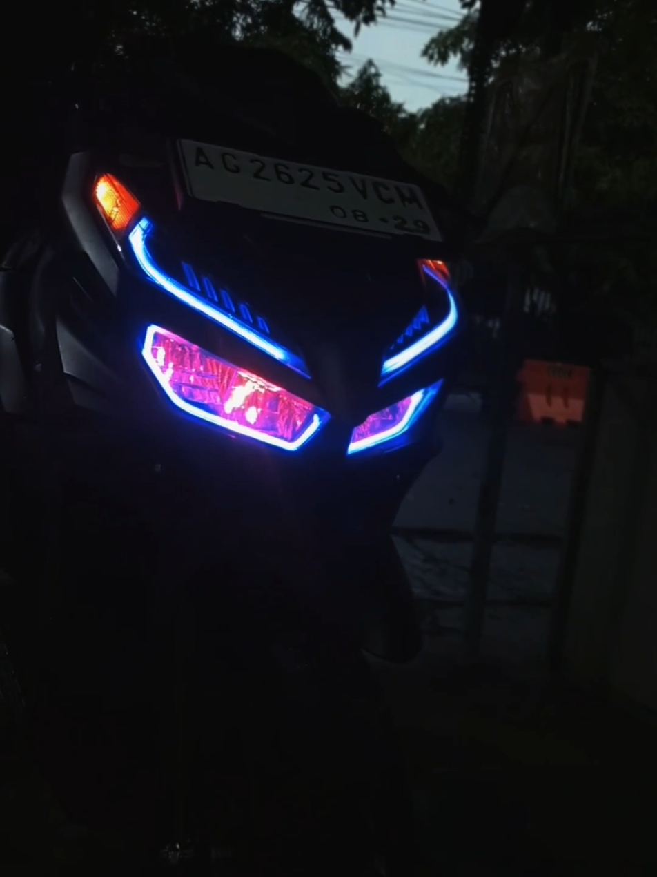 alis running + mode siluman vario  125 gen 2  #lampualisnganjuk #lampualisvario125 #lampu alis vario 125 cahaya matahari #lampualisvario #pasanglampualisnganjuk #mekanikbiled #mekaniktiktok 