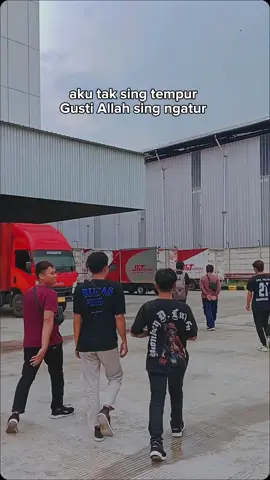 wong ndue allah kok bingung#madiunkotagadis #jntexpressid #madiun #madiun24jam #jnt #jntexpress #jntmadiun #gateaway #gateawaycar #fyp 