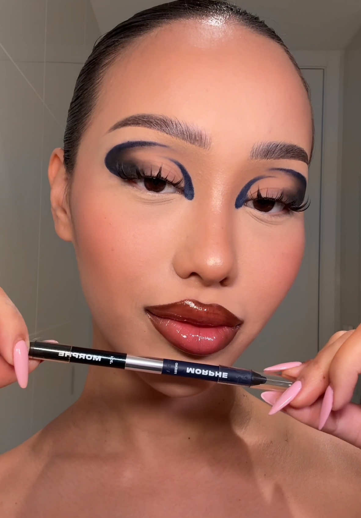 Trying the new @Morphe Cosmetics Bi-Liners these dual-ended gel eyeliners are so creamy and pigmented! Which one is your fav? #graphicliner #makeup #morphepartner