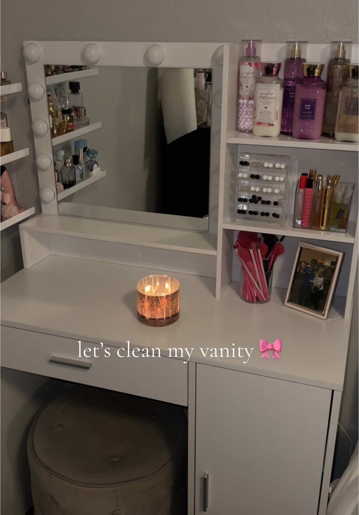 in love w this vanity to say the least 😍 i need a better chair to go w it. any recommendations? #vanity #vanitydesk #makeupvanity #tiktokshopvanity #viral 