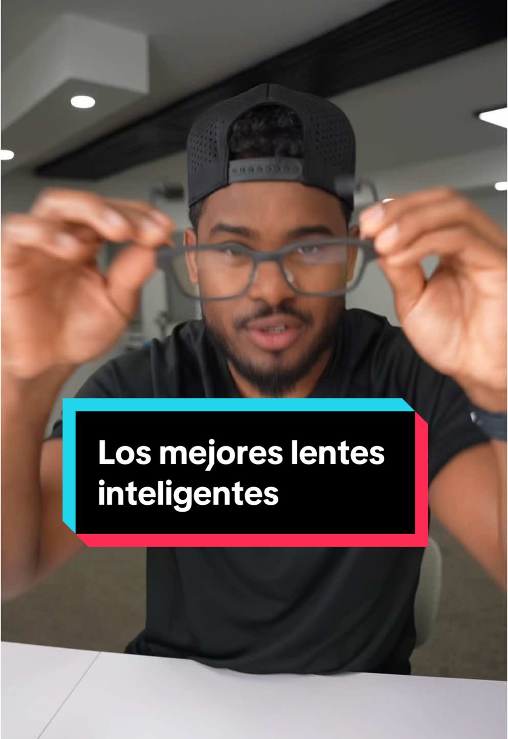 Estas son las mejores gafas inteligentes que puedes comprar, Te Permiten traducir conversaciones en tiempo real, ver el mapa sin mirar el teléfono y muchas otras cosas interesantes que se muestran en el vídeo. #EvenRealities #MyEvenG1 #digitalglasses #smartglasses @Even Realities 