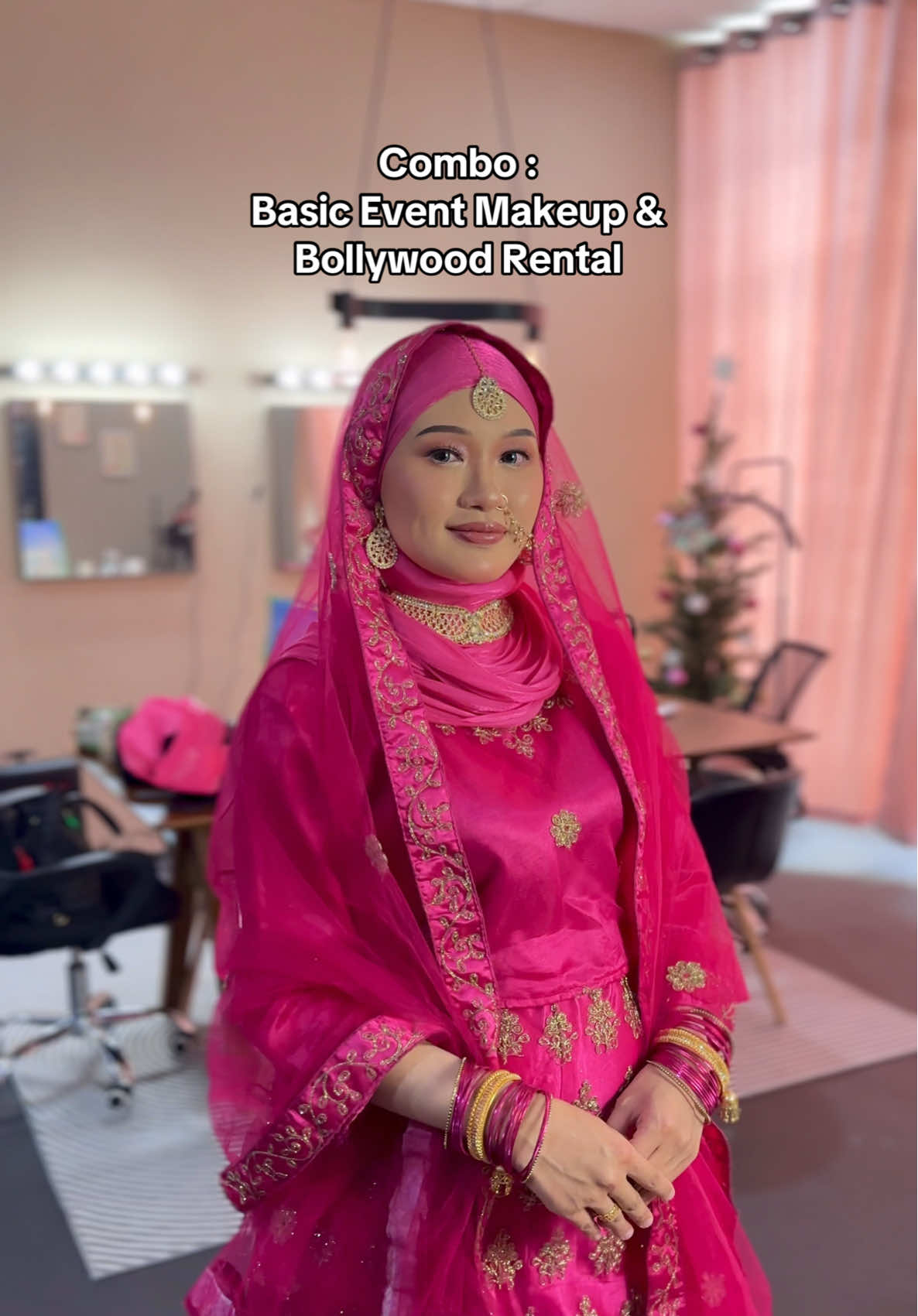 Berseri seriii mak yong ni dengan collection Barbie Pink Bollywood kita!! Lurve tak korangg 😭🩷 #muajb #bollywoodrentaljb 