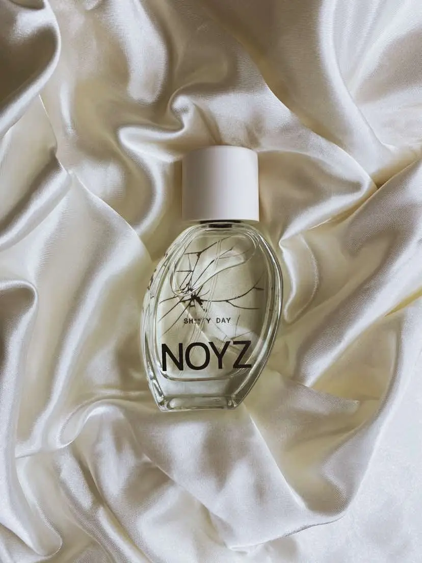 Sh**ty Day @noyzfragrance  This fragrance is all about the Salted Fig and Woody notes. The Salted Fig is delightful, it adds a unique touch to the Aromatic/Woody DNA of this fragrance. The Eaucalyptus comes through earthy, yet clean and crisp. There is a slight sweetness that lingers throughout the drydown, accompanied by a clean and woody base that truly is fitting for all seasons. There is a subtle saltiness that created that salty air-like quality. I love how this fragrances is multidimensional - you get a Woody/Earthy base with hints of sweetness, tartness, but there's also an airy cleanliness folded in beautifully!  Sh**ty Day is yet another fantastic offering from the house of Noyz. This is definitely an UNDERRATED PERFUME! Their attention to detail with not only their note selection, the blending, the design, the packaging, but their overall DNA that is woven throughout each fragrance is unique and distinguishable. When you smell a Noyz fragrance, you know that you are smelling a NOYZ FRAGRANCE - and that is the mark of a great fragrance house!  NOTES:  TOP / Eucalyptus Leaves / Ocean Air / Coconut Water / Bergamot MIDDLE / Salted Fig / Clary Sage / Blue Violet / French Lavender / Cucumber BASE / Venezuelan Tonka Bean / Sea-Soaked Woods / Baltic Amber / Cedarwood #creatorsearchinsights #noyzfragrance #noyz #noyzshittyday #underratedperfume #viralperfume #viraltiktokperfumes #tiktokshopperfume #newperfume #fragrancetiktok #perfumetiktok #colognetiktok #perfumereview #fragrancereview #sweetperfume #creatorsearchinsights #arabperfume #arabfragrance #foryoupageofficiall #fyp #explore #explorepage #explorepage✨ #trending #trendingvideo #popularperfumes #foryoupage #foryou #foryoupage❤️❤️ #teamwork #tiktokshop #ttsacl #fyppppppppppppppppppppppp 