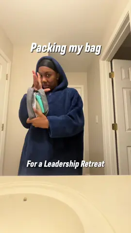 Packing my bag for a leadership retreat 😊 #packing##leadership#foryoupage#sociallymyles#packwithme 