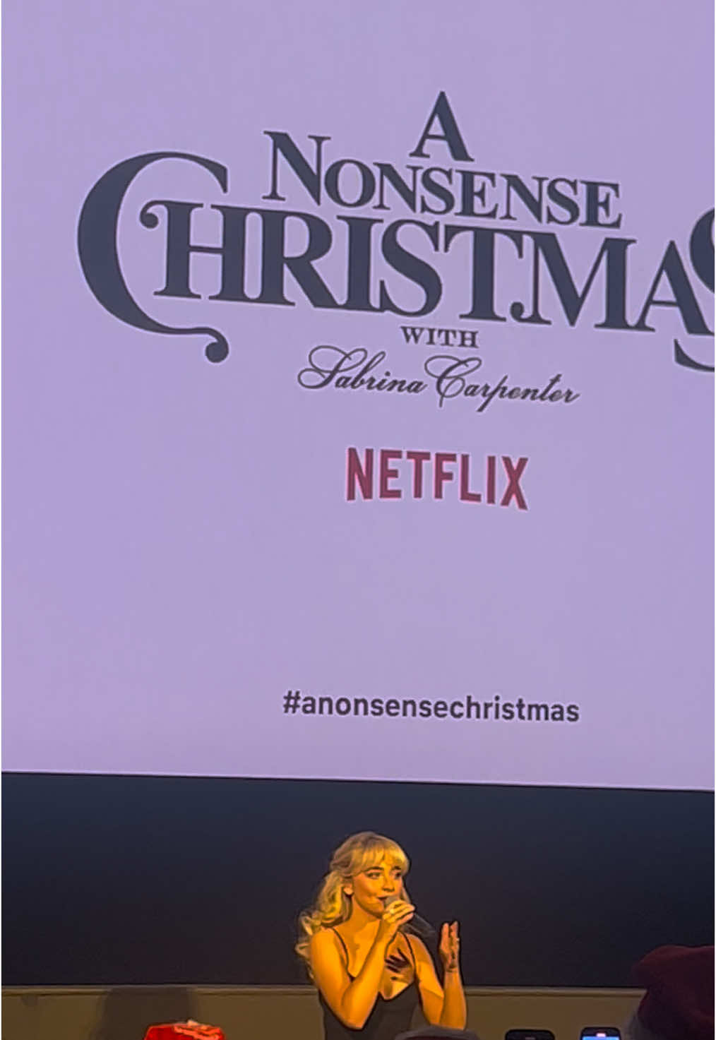 Just tooooo good, watch it tmr at 9 pm on netfix 🫶🏼 had a blast @Sabrina Carpenter @Netflix #anonsensechristmas #sabrinacarpenter 