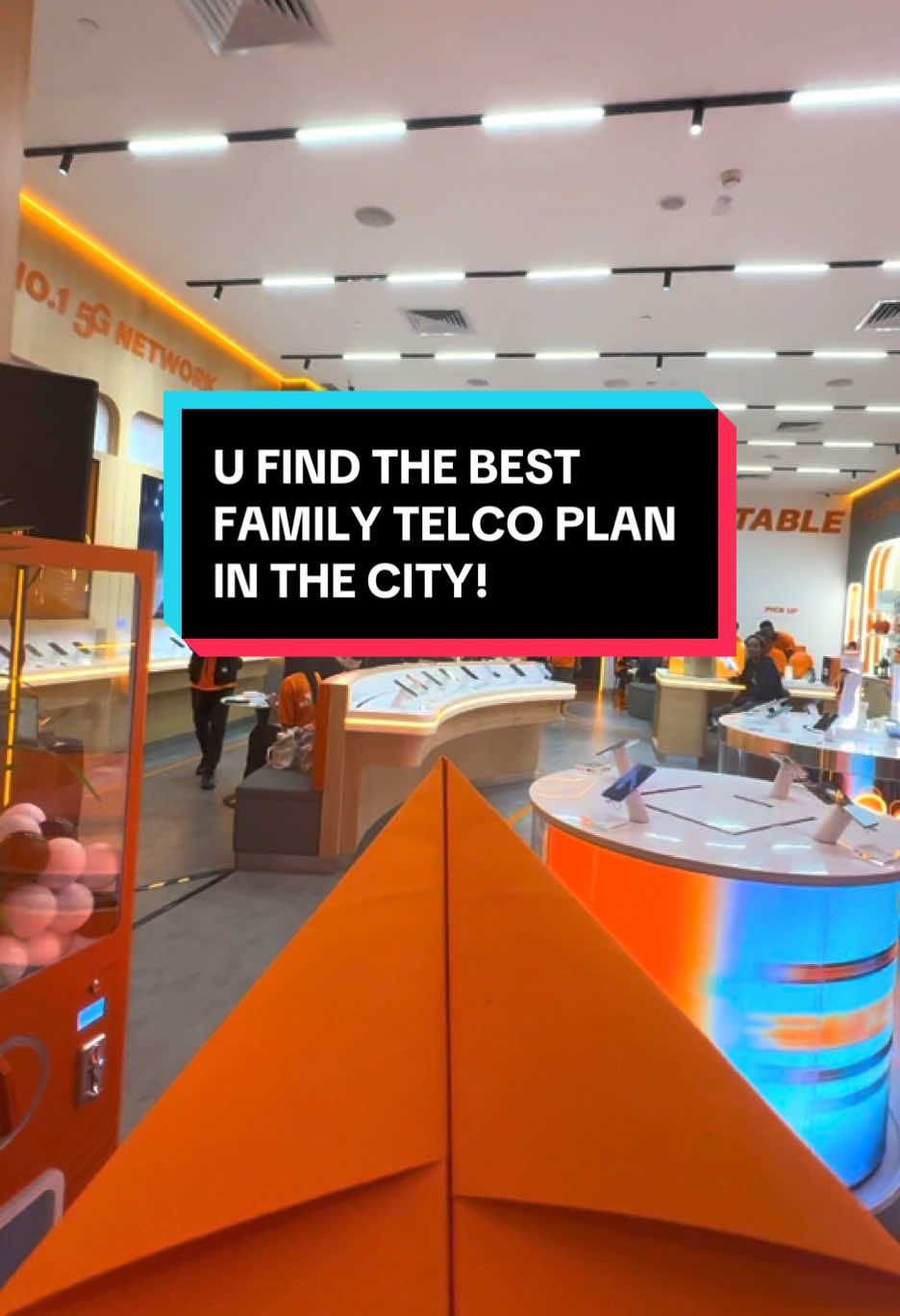 Guys, U know what to do 🚨 The U Mobile IOI City Mall Putrajaya store is now open so U can check out the new U Family 128 Plan today! 🧡 Where else can U find the best family telco plan in the city? 🤑👀 #UMobile5G #Unbeatable5G 