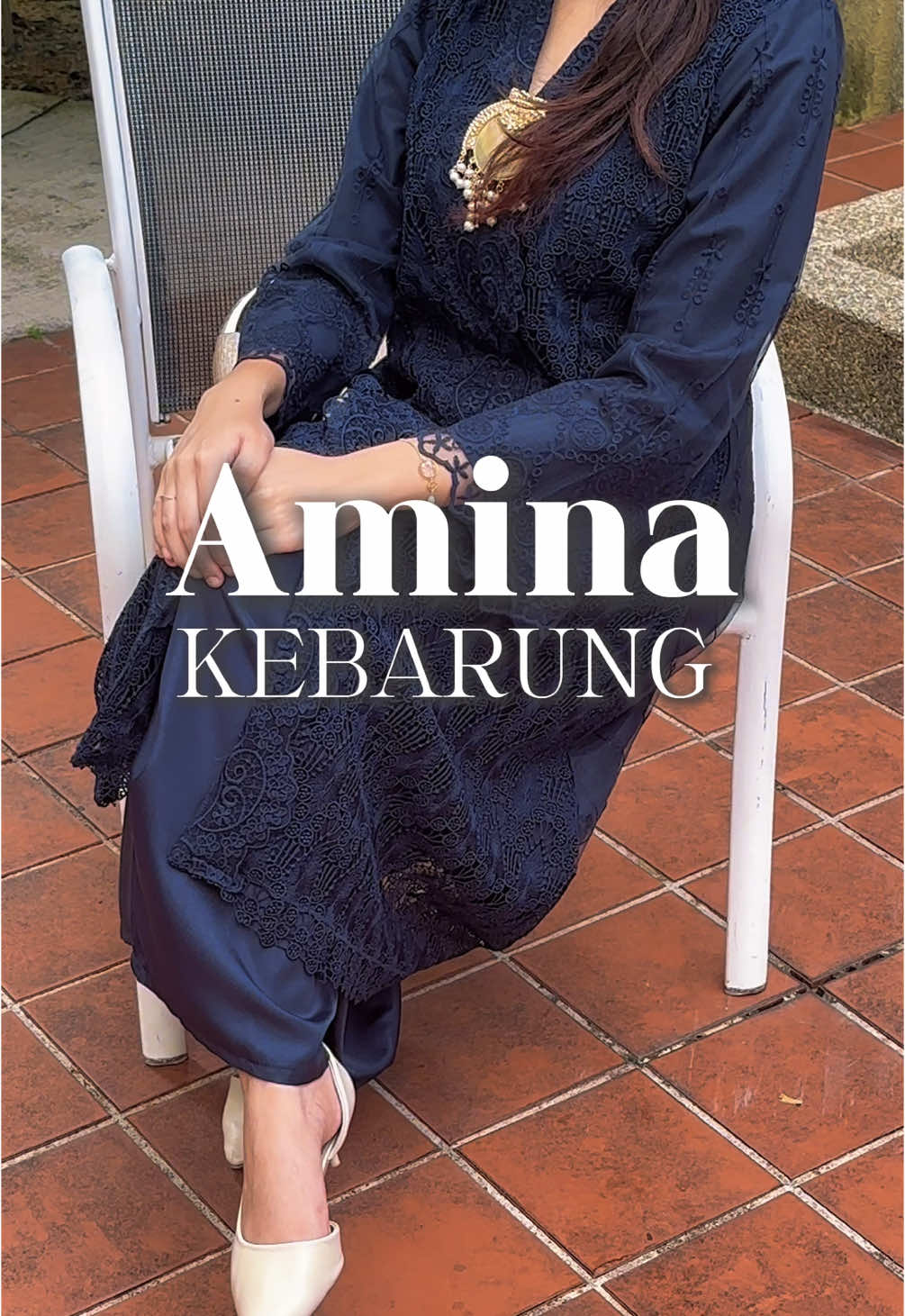 AMINA Kebarung Cotton Klasik in Navy❤️ Aduhai nak pakai untuk tunang ke raya ni?? Semua warna cantik dan nampak klasik😍 Stay tuned ya beauties hari Sabtu ni kita release❤️  . #galleriaboutique #kebarung #kebarungklasik #kebarunglabuh #kebayalabuh #raya2025 #bajukurung #kebayamalaysia 