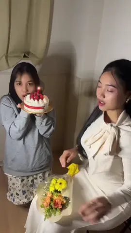 Yite တာမလှရင် cake မကျွေးဘူးလို့ပြောထားလို့😆 @Myat Hmue Paing🫶(ムーちゃん)🫶 #fyp 