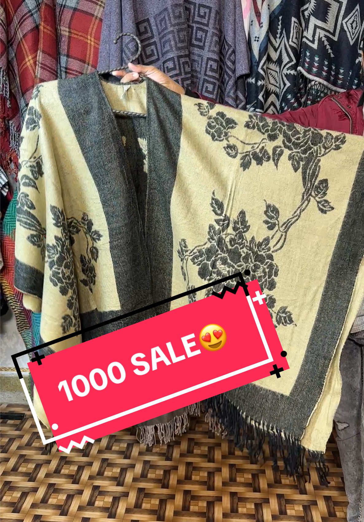 Cape shawl saleeee #pleaseunfrezzemyaccount #pleasegoviral #plzunfrezemyaccount #new #foryoupage #coats #viral #winter #pleaseviral #disscount 