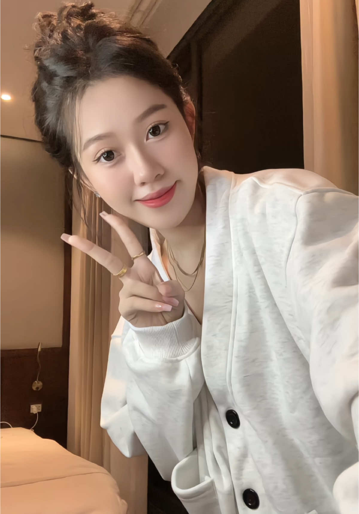 Ngoài áo chui, áo zip, polo, sweater Mon có thêm Cardigan nỉ lông cừu nhen.🥰🥰  #xuhuong #viral #tiktok #monstudio #xuhuongtiktok 