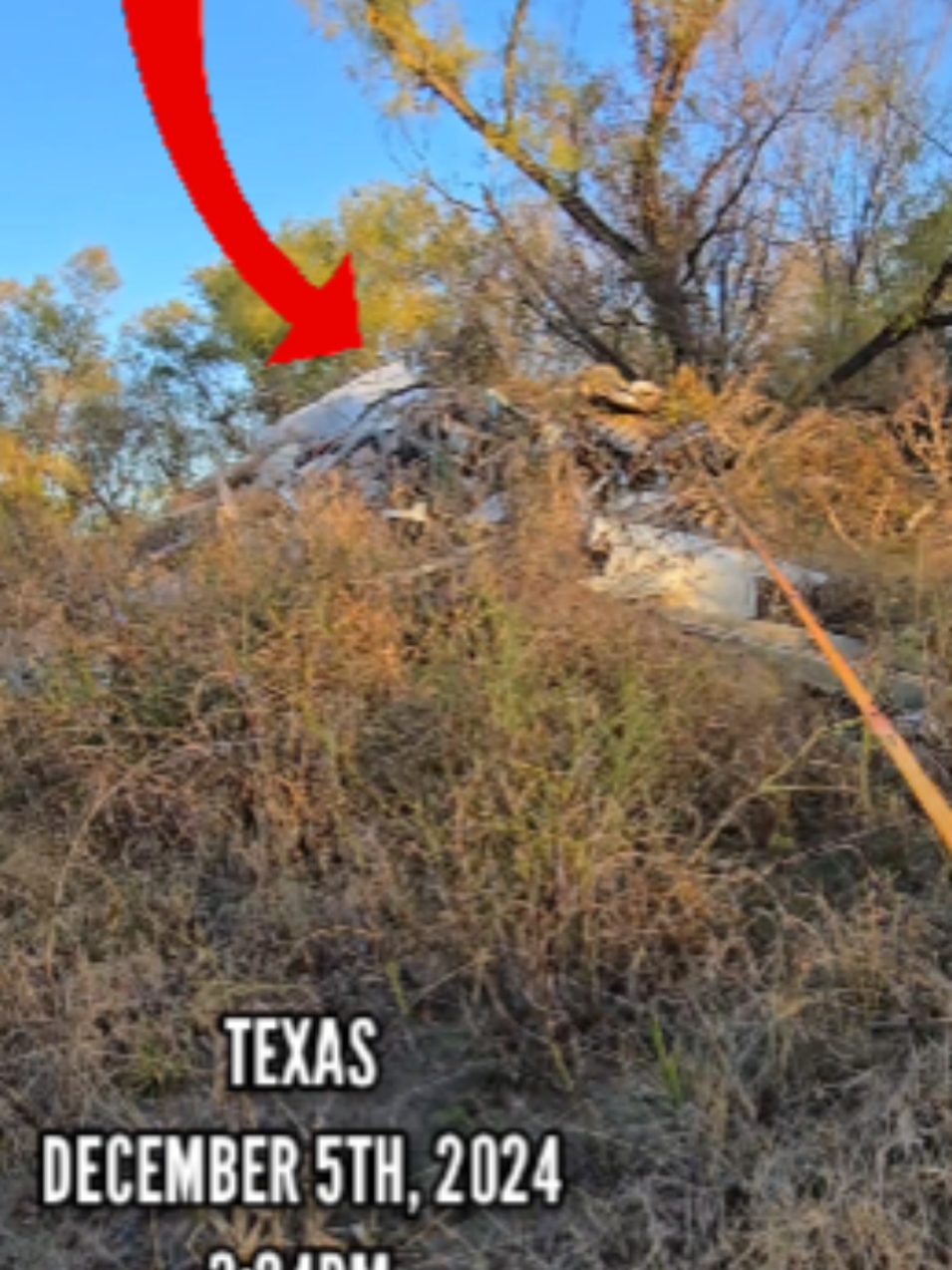 TORNADO VS 10 POUND BASS! 😨😯 #fishing #fishingvideos #fishingtime #bassfishing #texasfishing #Outdoors #jermfishingtv #freshwaterfishing #fishtok #pondfishing #tornado 