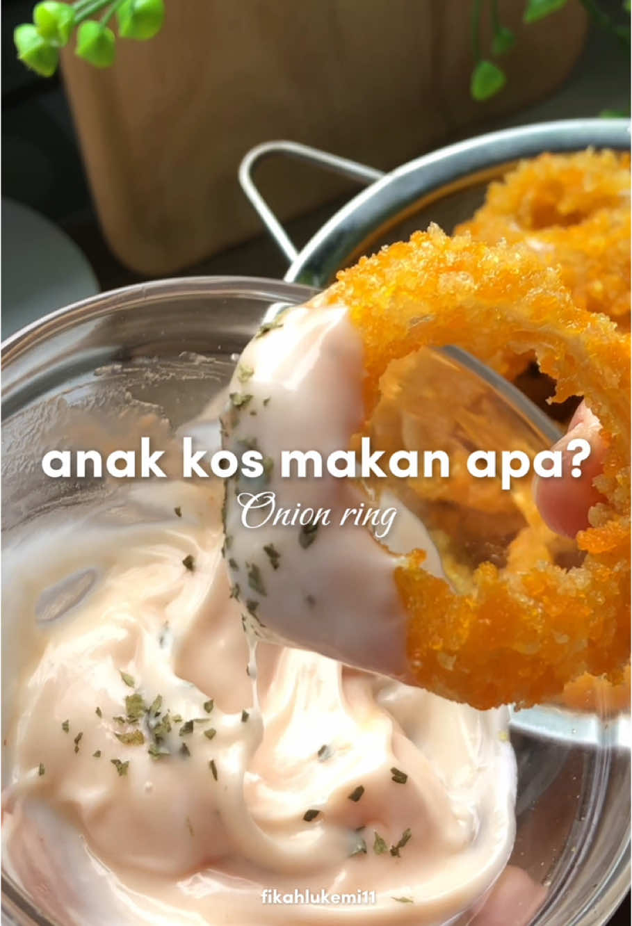 onion ring cemilan akhir bulan walaupun masih awal bulan🫦 ps: maafin tanganku alergic sabun #onionring #resepsimple #resepcemilan #cemilansimple #anakkost #masak #floptok #floptropicaflops #floptropican #floptok😍😍😭😌🤞💅💅 #fyp #fypviralシ #fypage #foryoupage #masukberanda #masukberandafyp