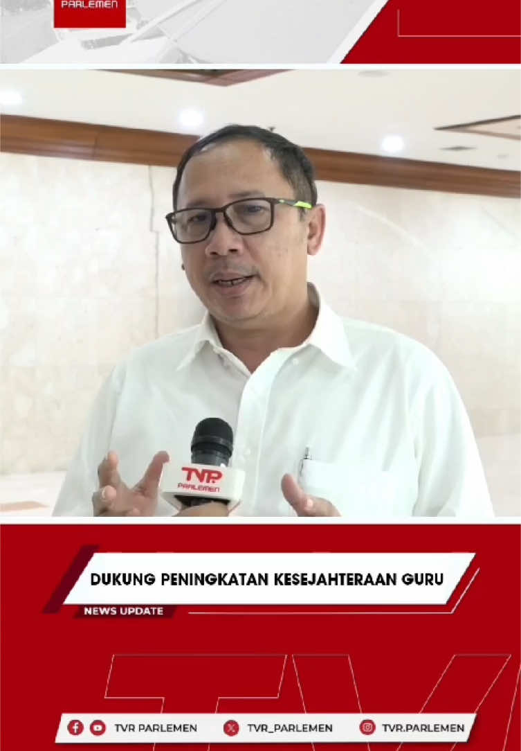 Terbitnya Harapan Bagi Tenaga Pendidik.  Kebijakan yang dikeluarkan oleh Presiden RI Bapak Prabowo mengenai menaikkan Gaji guru yang tersertifikasi akan sangat berdampak baik bagi semua tenaga pendidik di Tanah Air. Hal ini merupakan langkah awal yang baik di pemerintahan yang baru saja terbentuk.  Seperti yang kita ketahui bersama, fakta yang ada dilapangan masih banyak Guru yang belum sejahtera. Oleh karena itu saya mengapresiasi mengenai kebijakan ini, dan saya mendukung penuh supaya kelak Guru lebih sejahtera sehingga semakin banyak mencetak generasi emas penerus bangsa.  #BPJelas #golkar #bangpurjelas #jember #lumajang #guru #guruhonorer #fyp 