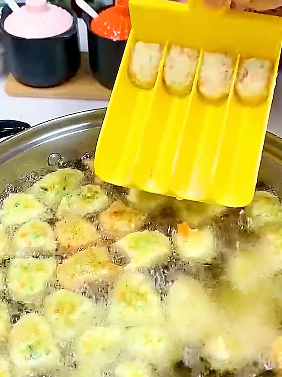 Fry meatballs quickly without getting your hands dirty #meatballmold #meatball #fyp #foryou #tiktok #goodthing #goodstuff #householdgoods #householditems #homehacks #kitchenware