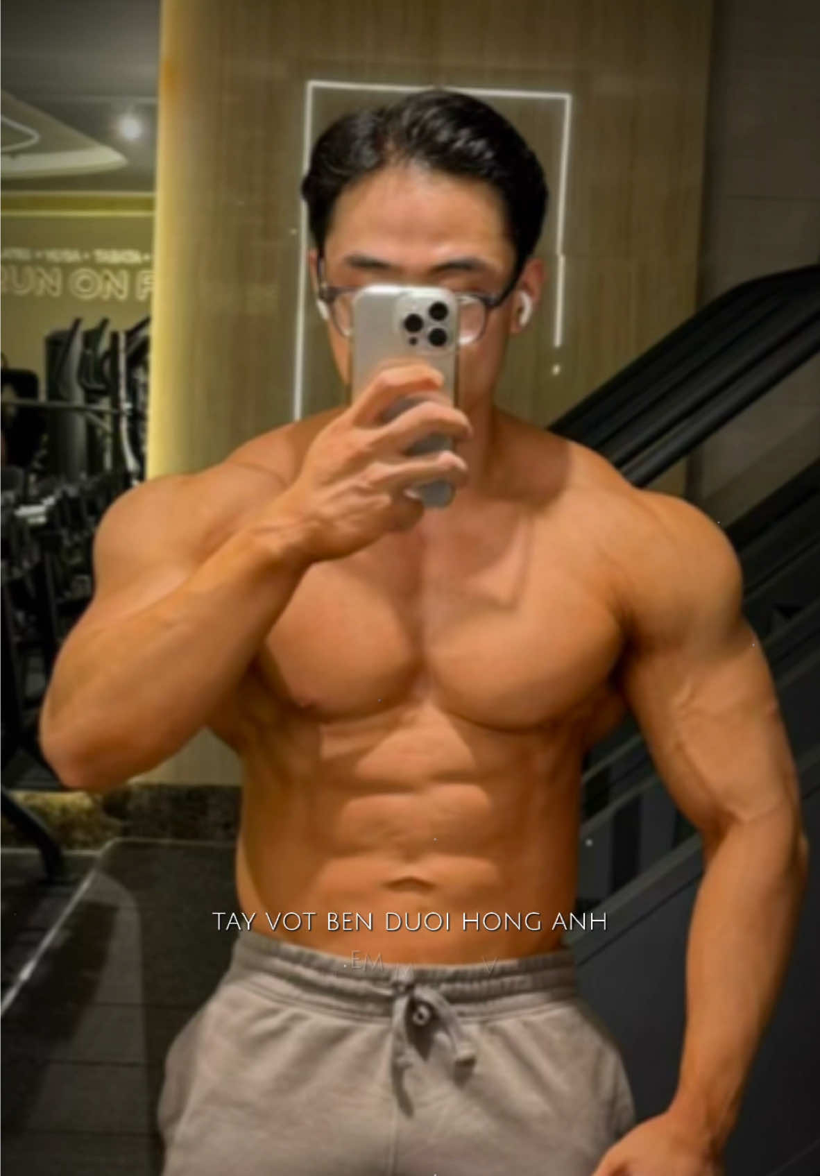 Ghép video thì mất 7 giây mà để từ trái qua phải mất 7 năm 😤 #fyp #xuhuong #gymmotivation #transformation 