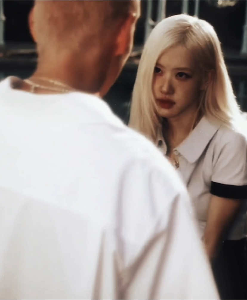 #ROSÉ: the kiss?? excuse me rosé? | what‘s ur fav song of the album? #rosé #roses_are_rosie #blackpink #toxictilltheend #mv #kdrqmaloverr #foryou #foryourpage #fypシ #fypシ゚viral