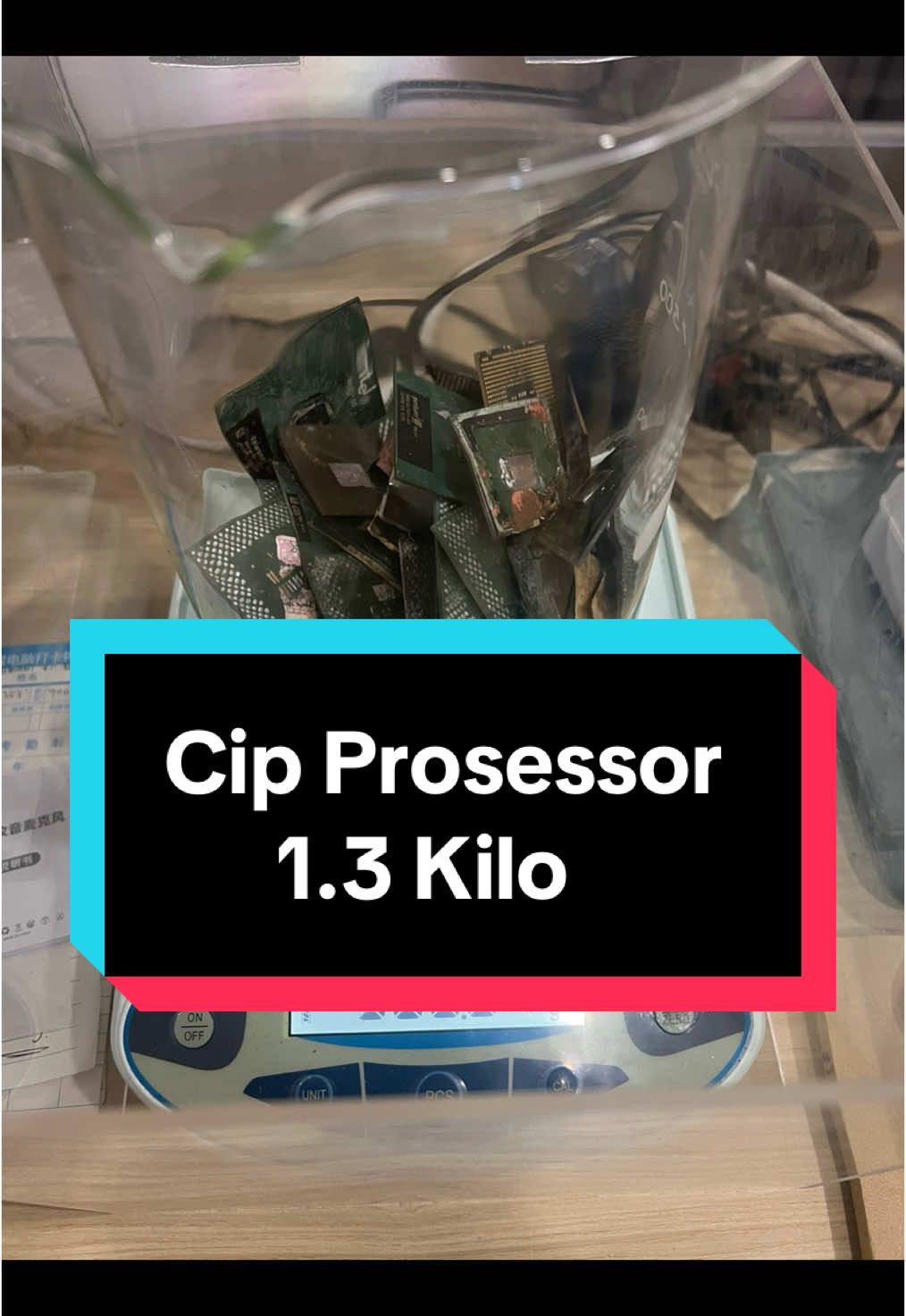 Jom tengok berapa emas 24k terhasil dari prosessor 1.3kg.. #refinary #scrap #fyp #fypシ #fypage #fyppppppppppppppppppppppp #fypviral #fypviralシ #fypviraltiktok🖤シ゚☆♡ #fypシ゚viral #fypvideo 