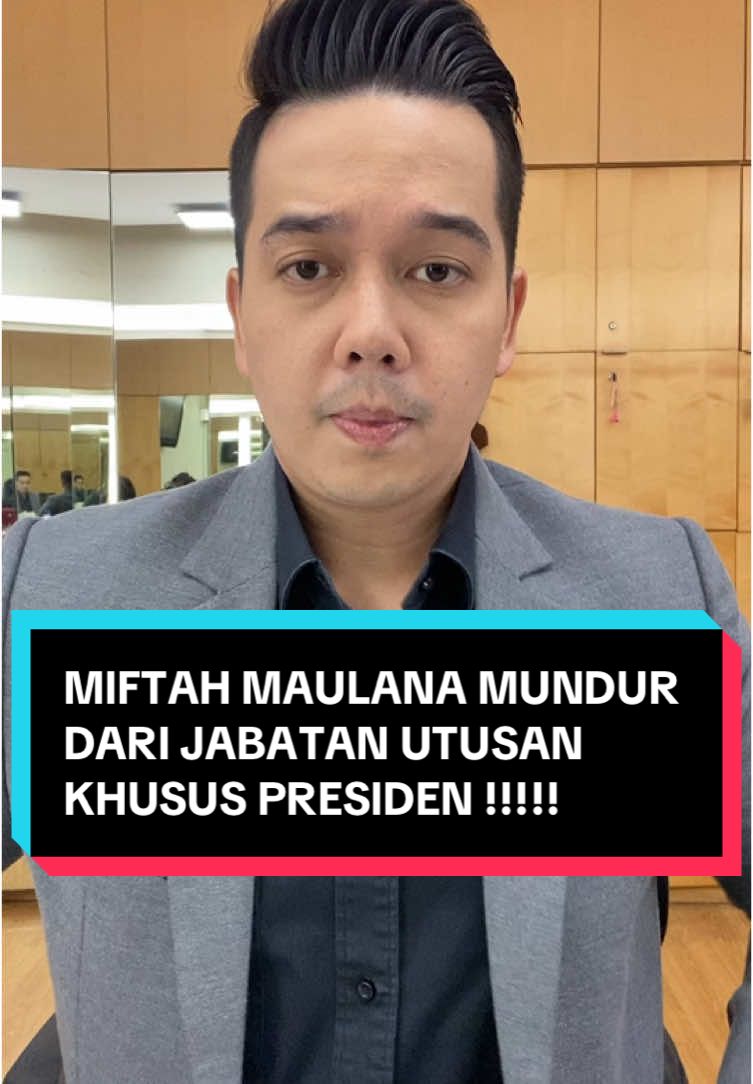 Miftah Maulana atau yang kerap dikenal Gus Miftah MUNDUR dari jabatan Utusan Khusus Presiden Prabowo Subianto. Pelajaran bagi semua pejabat biar bisa berhati-hati dalam bertutur / bersikap. Pelajaran juga buat kita semua, bahwa MERENDAHKAN sesama bukanlah hal baik, sekalipun itu konteksnya bercanda.#gusmiftah #prabowo #gusmiftahviral 