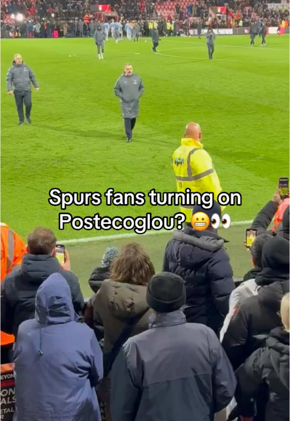 ‘Postenoclue’ from the away end after Spurs defeat to Bournemouth, this was after Ange went over to clap the fans… Are the cracks starting to show? Via X/mralexthfc  #football #Soccer #PremierLeague #tottenham #spurs 