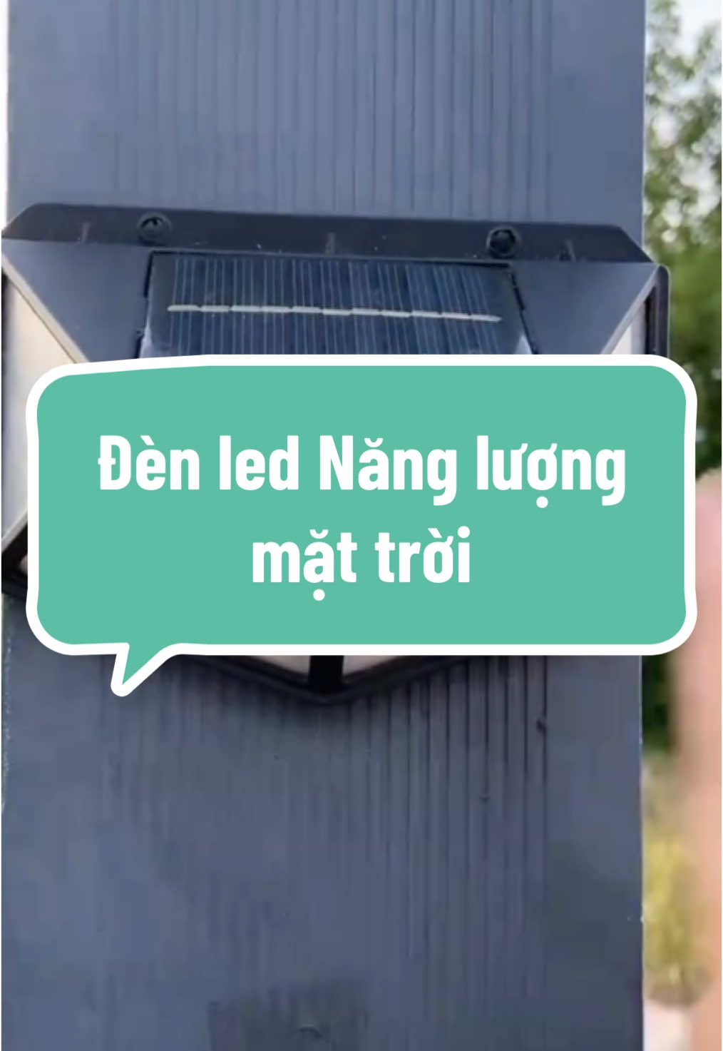 Đèn led năng lượng mặt trời cảm biến chuyển động 4 mặt , 100 bóng led #denlednangluongmattroi #denled #denledcambien #dencambienchuyendong 