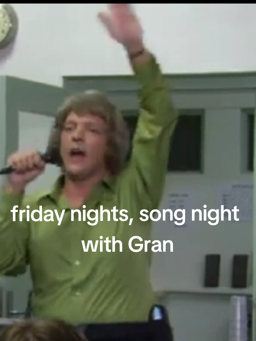 #fridaynight #gran #chrislilley #comedy #karaoke #angryboys 