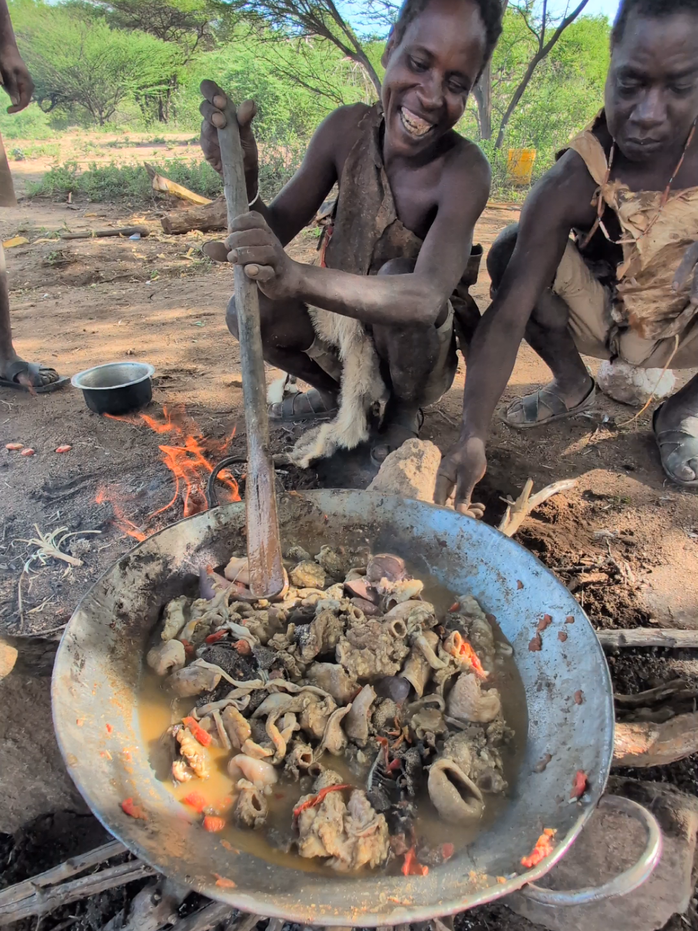 it's Very Happy😊 Hunt's Hadza Cookie's Lunch, So delicious 😋 Meals enjoying day#culture #bushmen #traditional #africavillage 