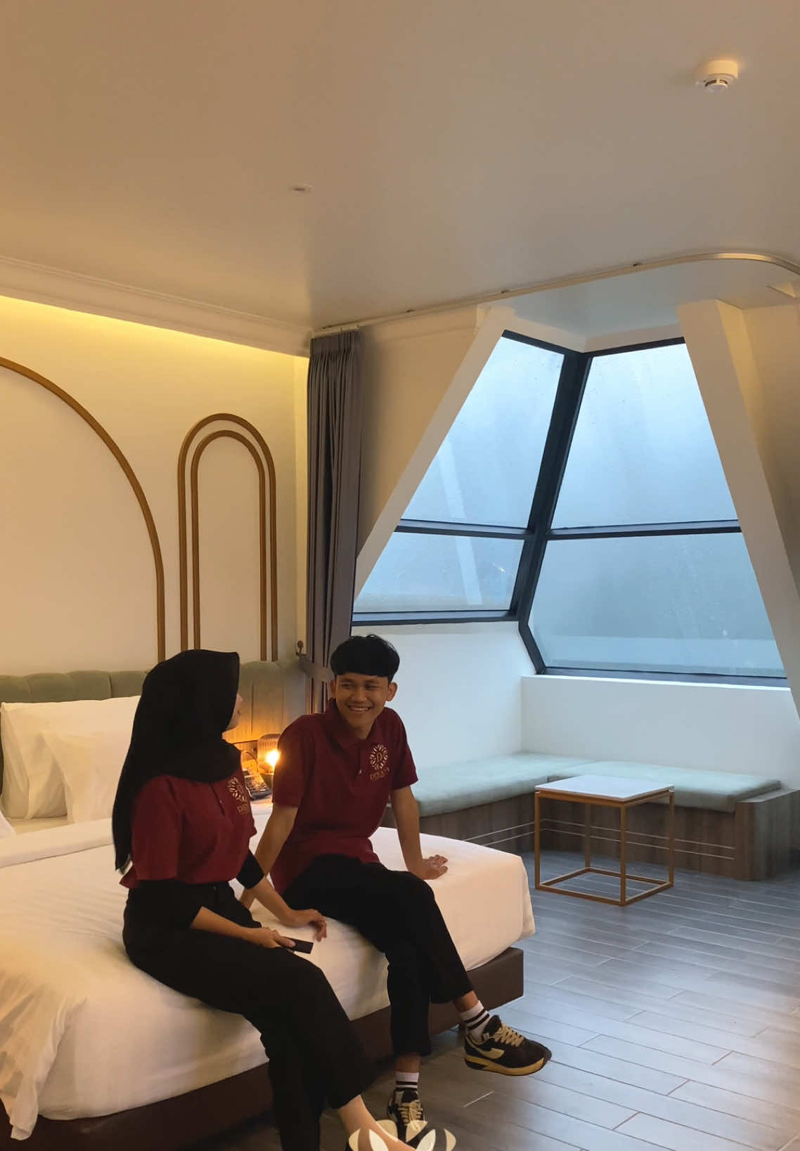 Membalas @sifaaaa  Skylight Room . Best Room dari Hotel Denaya Guci untuk kalian yang mau menginap dengan pasangan yang dicintai. Denaya Hotel sangat meng apresiasi kepada pelanggan yang mau menikmati pengalaman menginap Di Hotel dengan nuansa Clasik Eropa Modern🥰🙏🏻