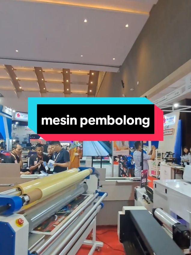 udah ga capek lagi deh kalo pake mesin ini!  #mesincetaknyakk #digitalprinting #bisnisprinting #pembolong #mesinfinishing hing