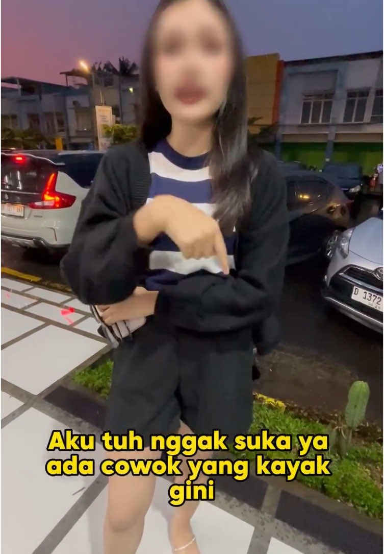 Cantik sih, tapi malu sendirikan jadi nya… #socialexperiment #social #kenalanyuk #cewekcantik #sombong #cewekmatre #matre #bcl #judes #fyp #viral #2024 