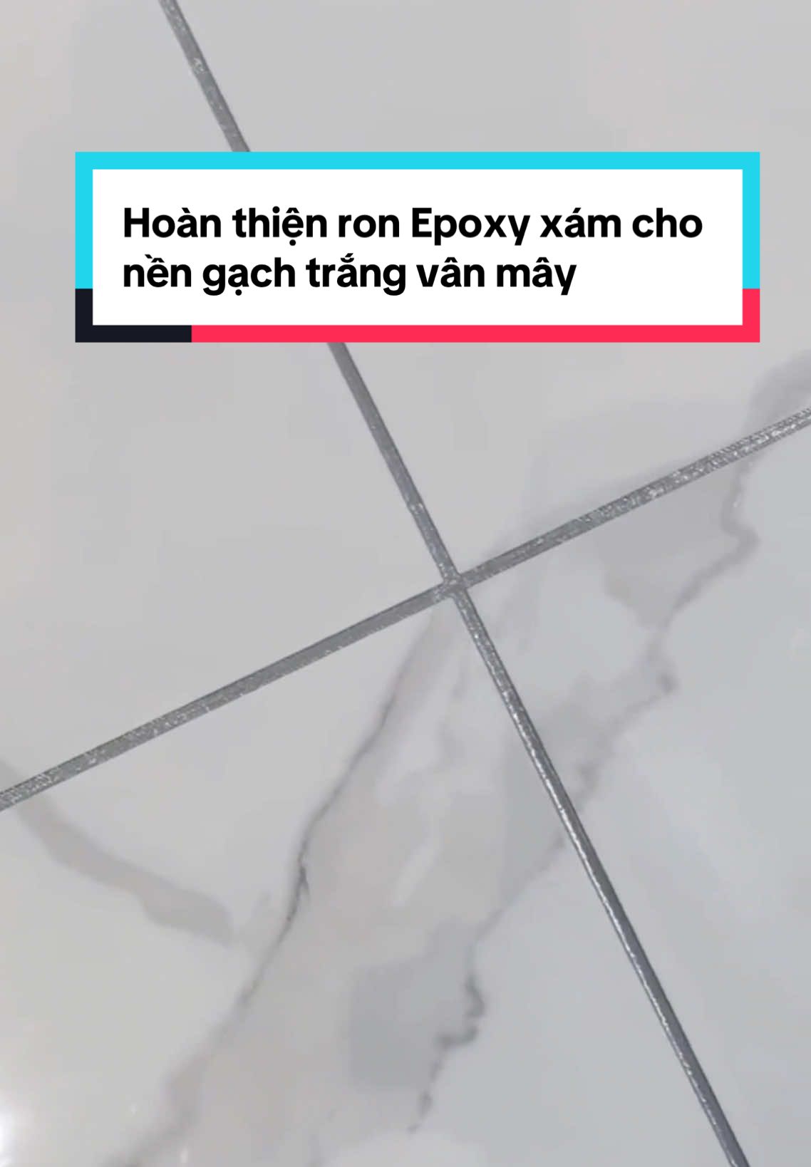 Hoàn thiện ron Epoxy xám cho nền gạch trắng vân mây #Kingsmen #KeoRonGachEpoxy #rongachtrangsach30nam #keochitmach #keocharonchongtham #keochitmach2thanhphan #keocharon #keochitmachepoxy #Vuakeoxaydung #keochitmachgach #keorongachkingsmen 