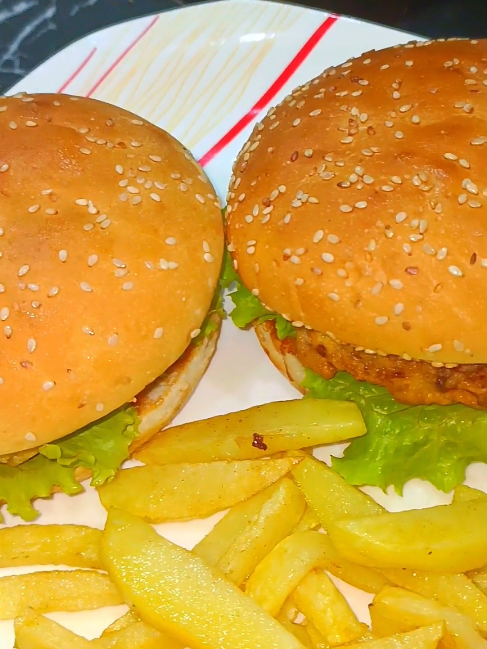 Zinger burger  #zingerburger #foryou #viral #fyp #tiktok #trend #viraltiktok #trending #Recipe #cooking #food #viralvideo #fyppppppppppppppppppppppp #howto #capcut #shorts #foryoupage #goviral #100k #1millionaudition 