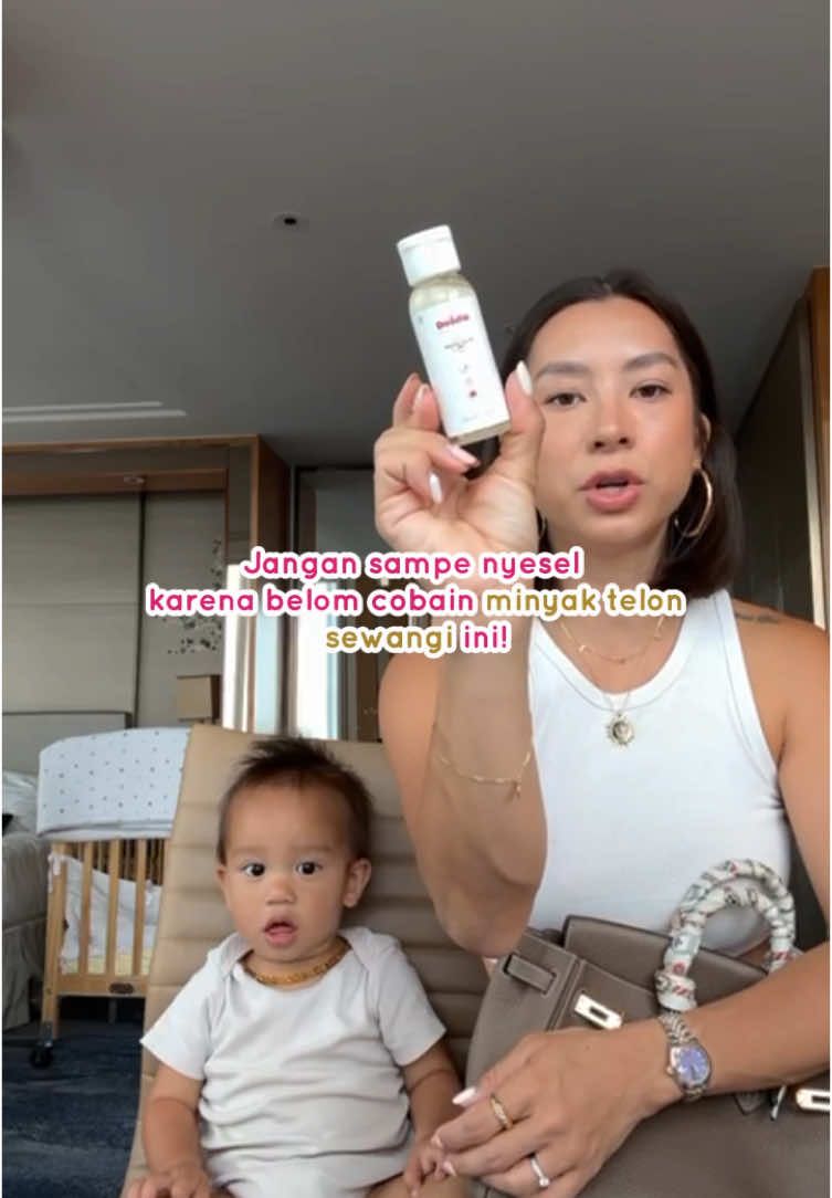 Kalau ga pakai ini rasanya ada yang kurang Moms. Check out Doodle Exclusive Telon Oil sekarang juga!💖 _______________________________ doodle exclusive baby care, doodle exclusive telon oil, minyak telon #doodleexclusivebabycare  #doodle_exclusive  #doodleexclusivetelonoil  #minyaktelon  #merawatmasadepan 