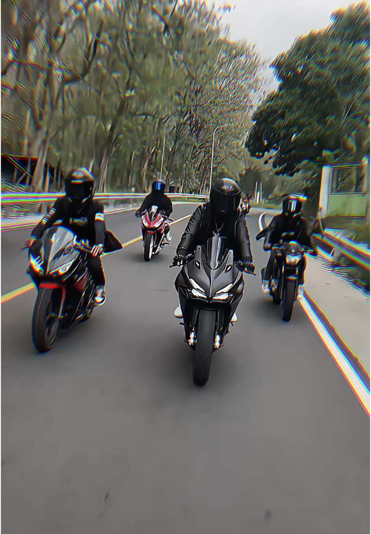 Apa tanggapan kalian tentang cowok yang hobi motoran ? #fyp #cbr250rr #trending 