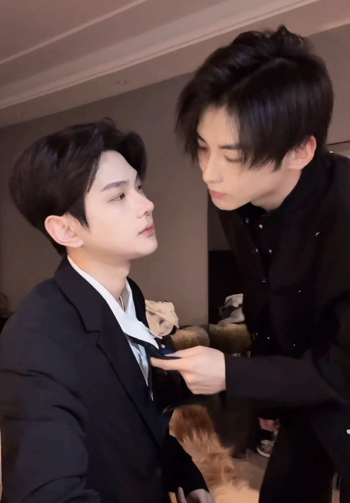 Zhuang và sếp yêu dấu của anh ấy🤵‍♂️ làm lễ cưới đồ đó kk [livestream 20241205] #Zhuang #RouRou #cute #daily #lovemoment #水煮肉片 #kiss #bl #CapCut 