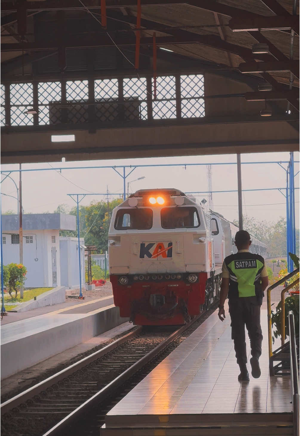 Trip singkat bersama Ka Sembrani #keretaapikita #fyp #fypシ #bcaxyz #4u #keretaapiindonesia #keretaapi #fypシ゚viral #semarang #cc206 #blora24jam #cepu 