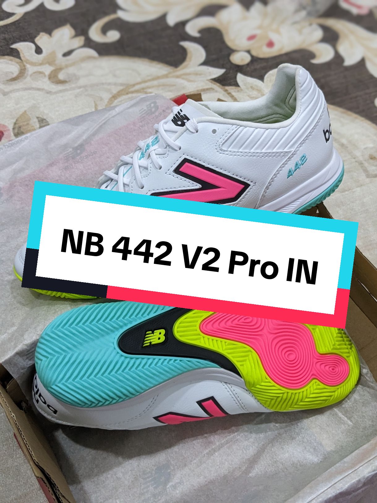 Colorful New Balance 442 V2 Pro IN Premium calfskin leather + lightweight= Perfecto🔥 Kelainan yang harus dicuba, konpem puas hati! 😘 #muzalegafutsal #newbalance #futsal #kakifutsal 