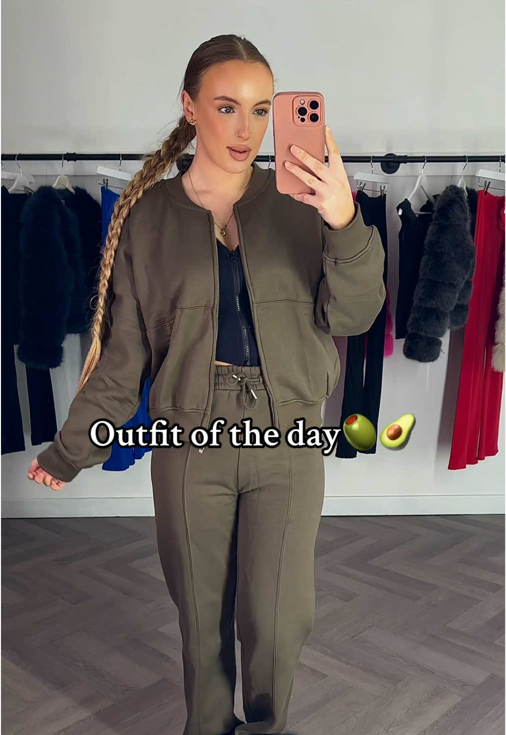 Work outfit of the day🤍 comfiest bomber tracksuit😍😍 Outfit - @Styledup  #outfitinspo #outfitideas #winterfashion #OOTD #christmaswishlist #TikTokShop #tiktokmademebuyit #newseason 