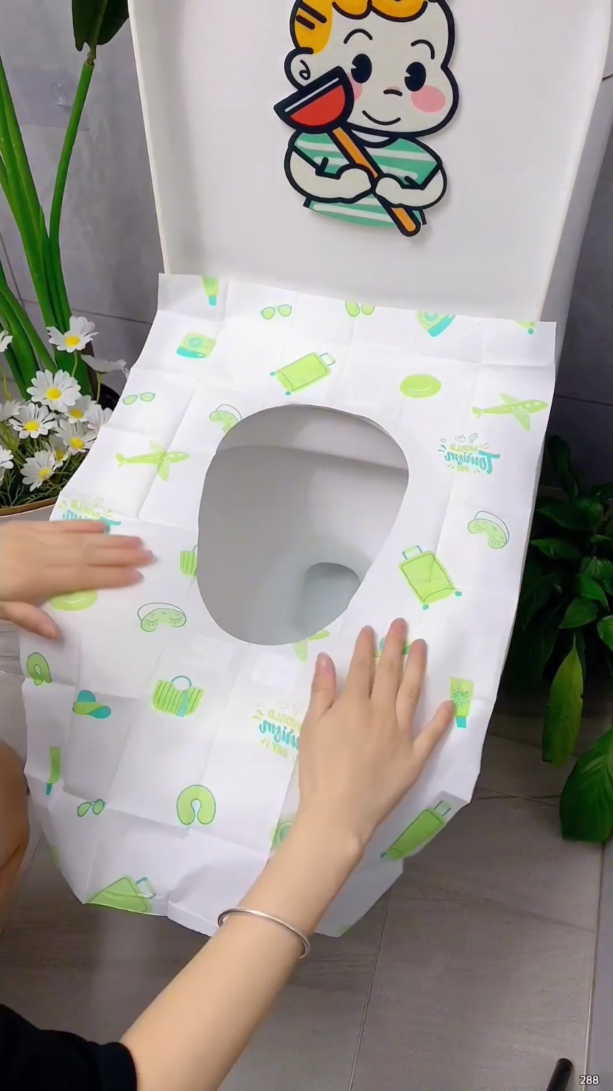 Dùng toilet nơi công cộng, thì không thể thiếu món đồ này #reviewdogiadung #dodungtienich #giadungtienich #giadungthongminh #dogiadungthongminh288 