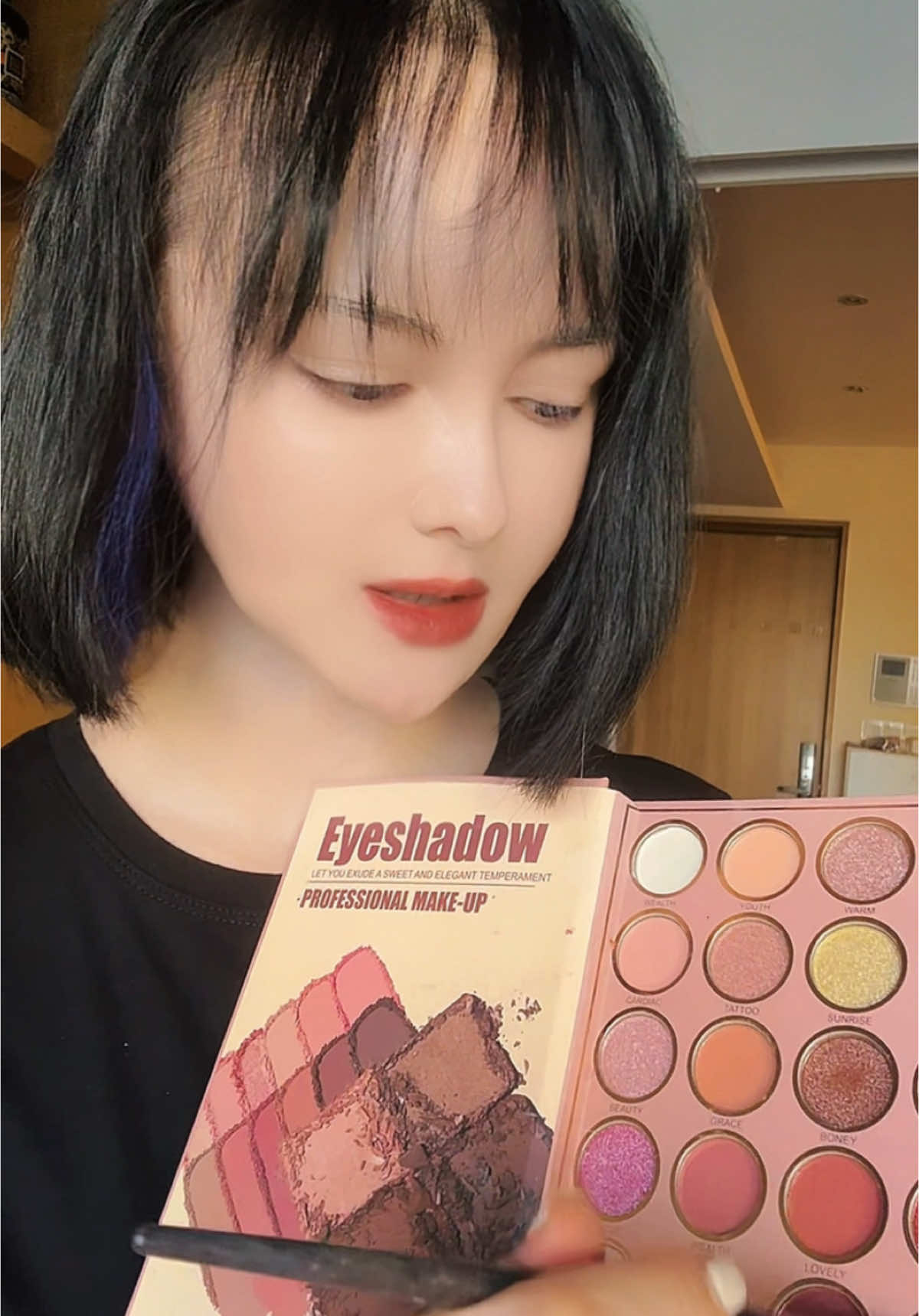 Sách phấn mắt 67 màu, trang điểm đầy đủ #makeup #lamdep 