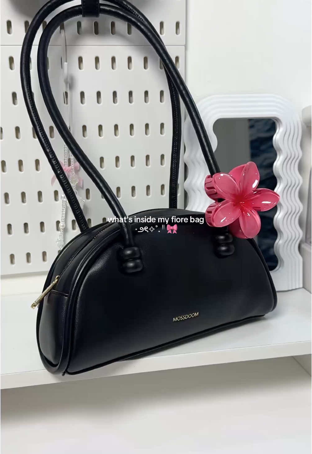 eh lucu bgt tas nya🥺💝 #tas #taswanita #shoulderbag #mossdom #mossdombag #fiorebag #taswanitamurah #whatsinmybag #fyp #fypage #fypシ゚ 