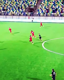 #عزو_المريمي مع اقتراب عودة الدوري، نستعد لتسليط الضوء على أبرز اللاعبين الذين نتوقع تألقهم في الموسم القادم. نبدأ مع المهاجم الذي طالما وصفناه بأنه كنز تكتيكي لأي مدرب محظوظ يمتلكه #عزو_المريمي ⚽🔥 في بطولة عمر المختار، كان عزو الرقم واحد بلا منازع، وأثبت قدراته كأحد أبرز المهاجمين. هذا الموسم، نترقب أن يكون له دور كبير وتأثير حاسم. عزو، المهاجم المحطة، لم يُستفد منه بالشكل المطلوب في مباريات المنتخب الأخيرة 🇱🇾، نتيجة للعقم الهجومي وتباعد الخطوط.