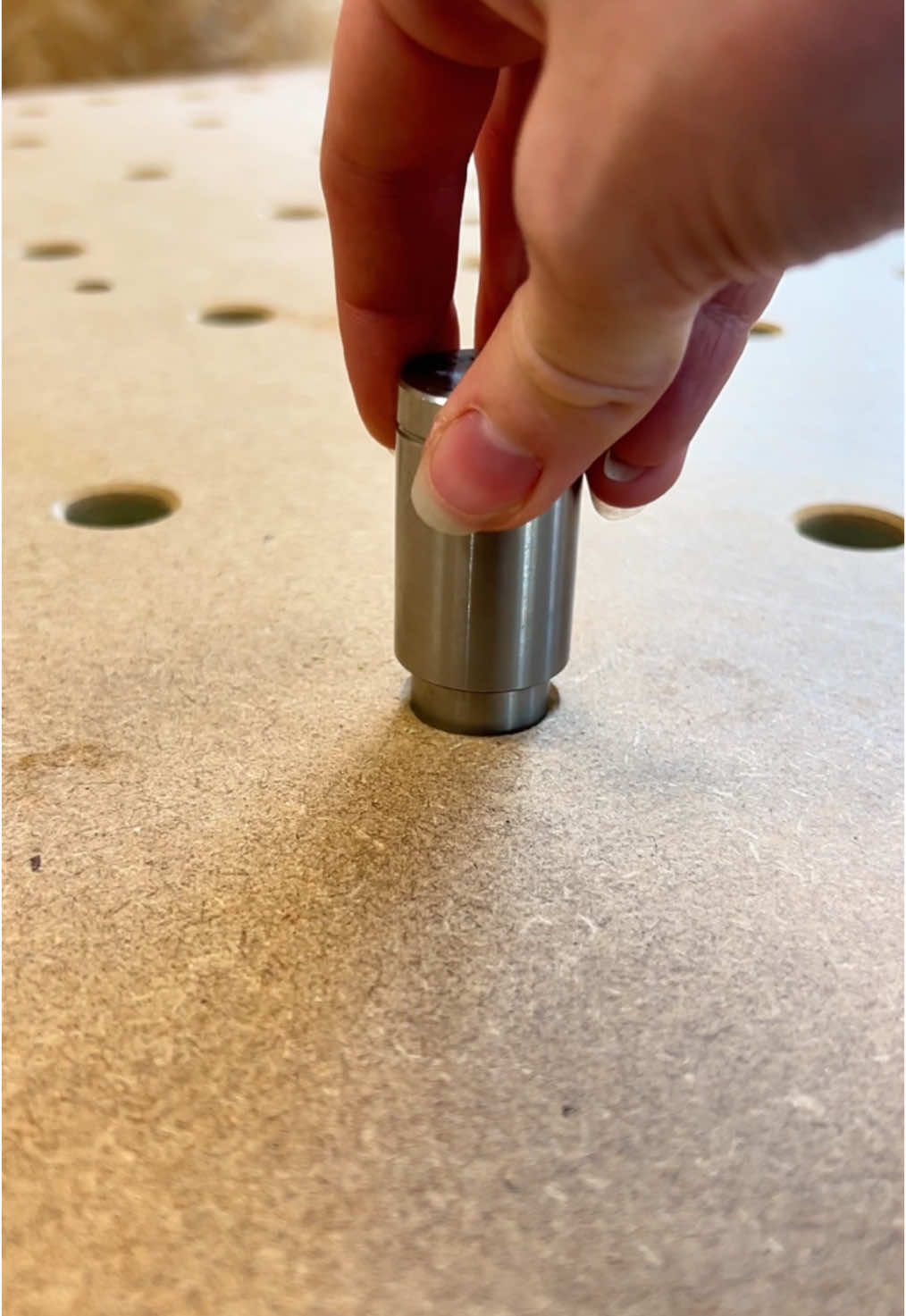 Precision is everything! The Benchdog Tools MFT Top BD Reamer clears the way for perfect 20mm dog holes, no matter the material or humidity. Stainless steel, power-drill-ready, and built to last!  . #ToolGoals #WoodworkingTools #BenchDogTools #BDReamer #Reamer #DIYWoodworking #MFTTop #WoodworkAddict #ToolTime #dewalt #hikoki #mafell #milwaukee #makita 