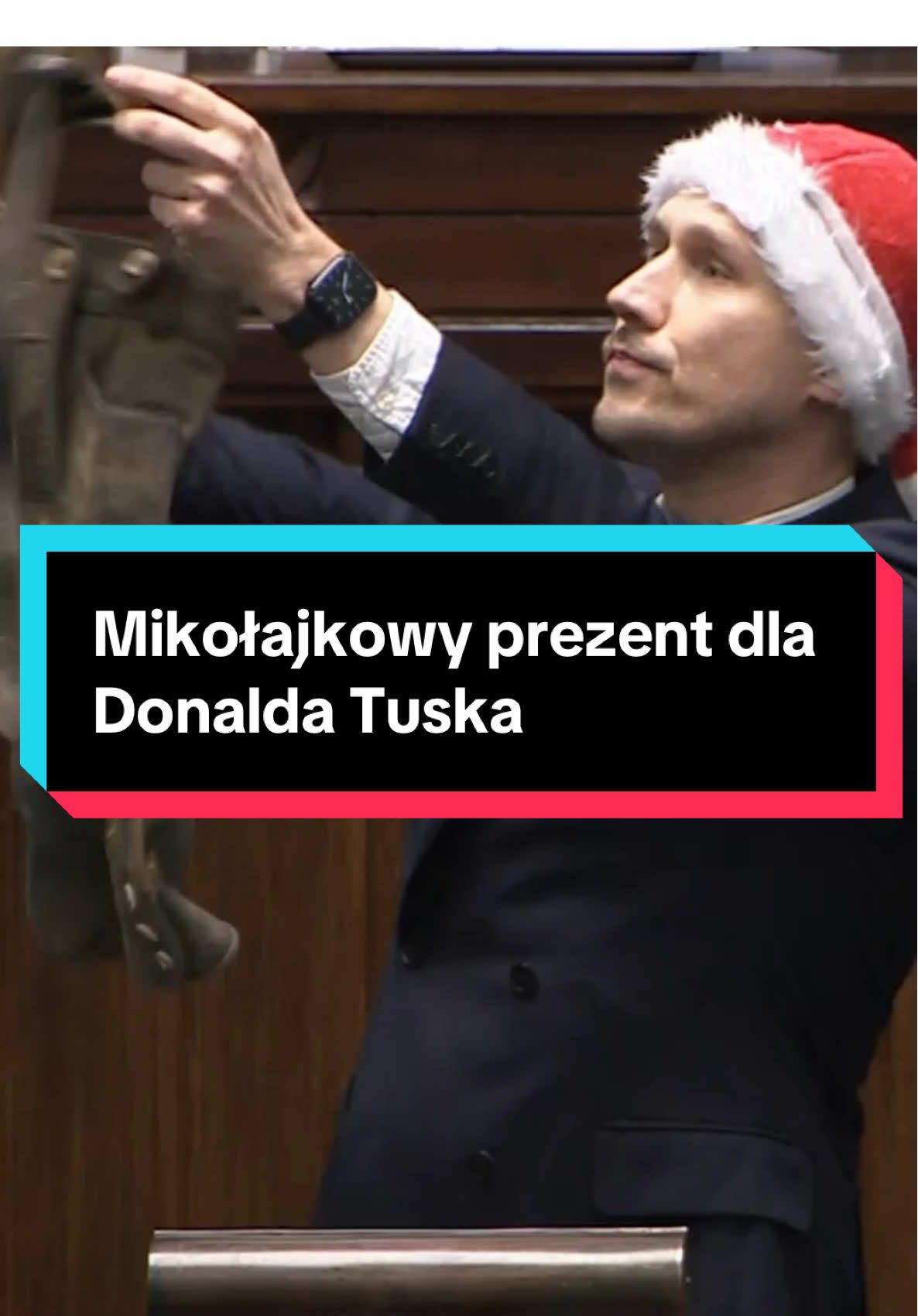 „Za gotowość do sąsiedzkiej pomocy” - mikołajkowy prezent dla Donalda Tuska. #sejm #polska #dlaciebie #dc #poland🇵🇱 #berkowicz #tusk #mikołaj #mikołajki #christmas 