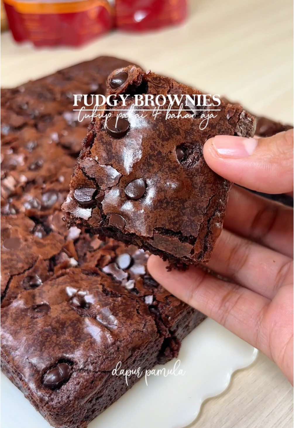 Siapa yang suka banget makan brownies tapi males ribet karna banyak banget bahan-bahan yang harus di siapkan?🤭 Nah aku punya solusinya kalian bisa stok Haan brownies pouch dari @Haan Indonesia yang pasti bikin nya super gampang dan super simpel dan yang pasti anti gagal dan soal rasa gak perlu ragu lagi enak banget pastinya🥰  Produk Haan brownies pouch ini bisa kalian beli di mini market, supermarket atau di e-commerce Haan Official Shop Untuk satu resep ini aku menggunakan 2 Haan brownies pouch ya☺️ #Haanbrowniespouch #haansweethaan #browniesinstant #fudgybrownies #browniespanggang